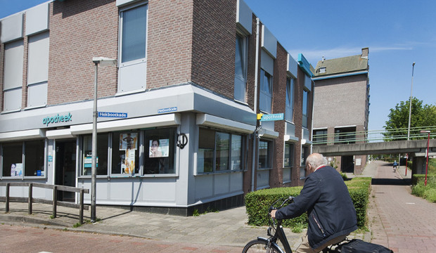 Buitenzijde gebouw gezondheidscentrum De Leyens
